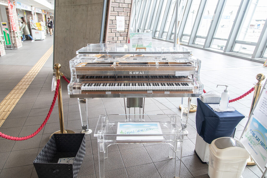 かもめりあ中突堤中央ターミナル – 神戸市中央区 - ストリートピアノ STPIA