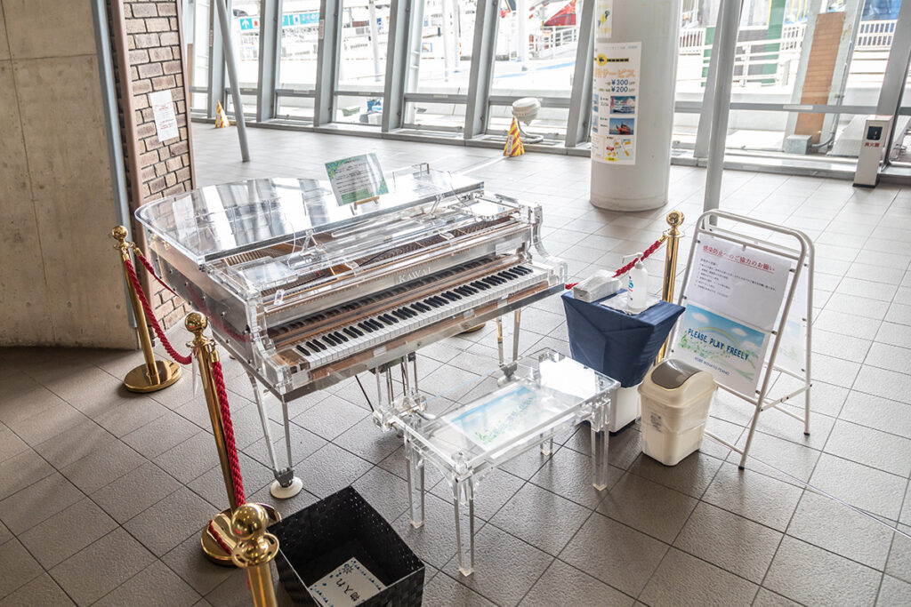 かもめりあ中突堤中央ターミナル – 神戸市中央区 - ストリートピアノ STPIA
