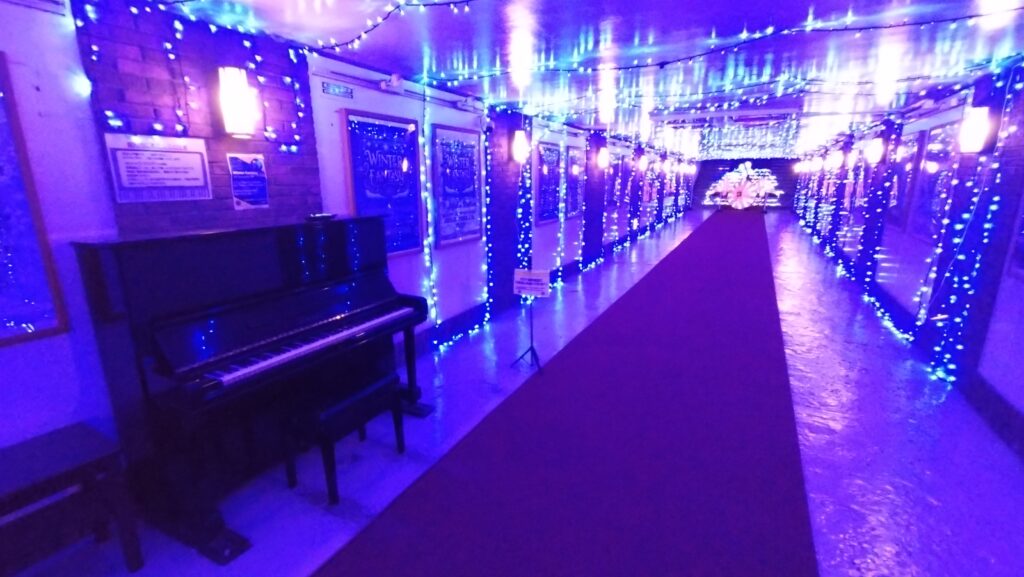 JR両国駅 – 墨田区 - ストリートピアノ STPIA