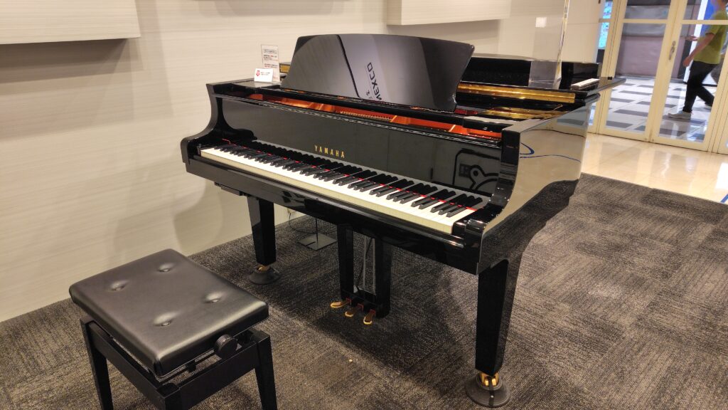 新東名高速 浜松SA上り線 – 浜松市浜北区 - ストリートピアノ STPIA