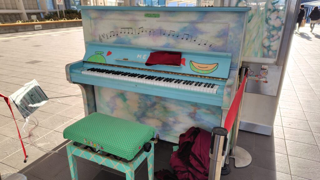 JRさいたま新都心駅 – さいたま市大宮 - ストリートピアノ STPIA