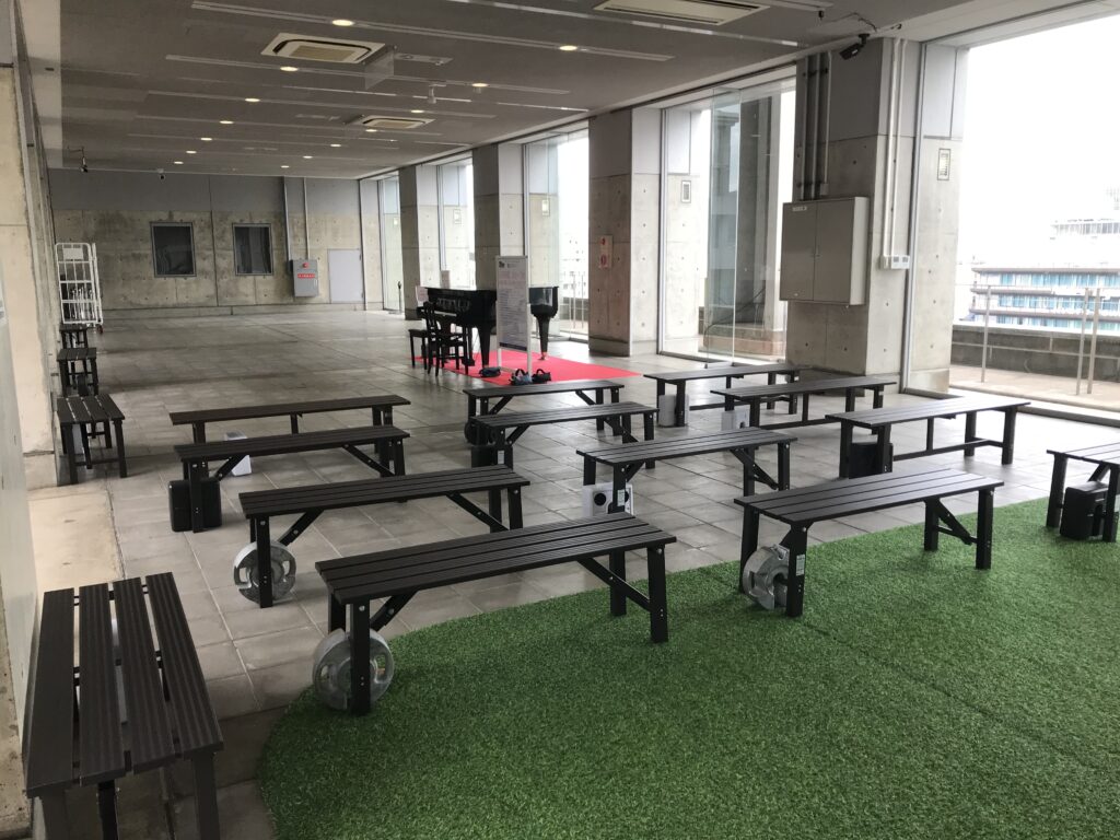 JR京都駅 東口広場 – 京都市 - ストリートピアノ STPIA