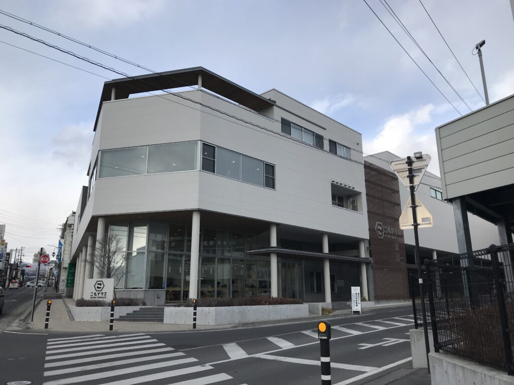 こもテラス – 小諸市 - ストリートピアノ STPIA