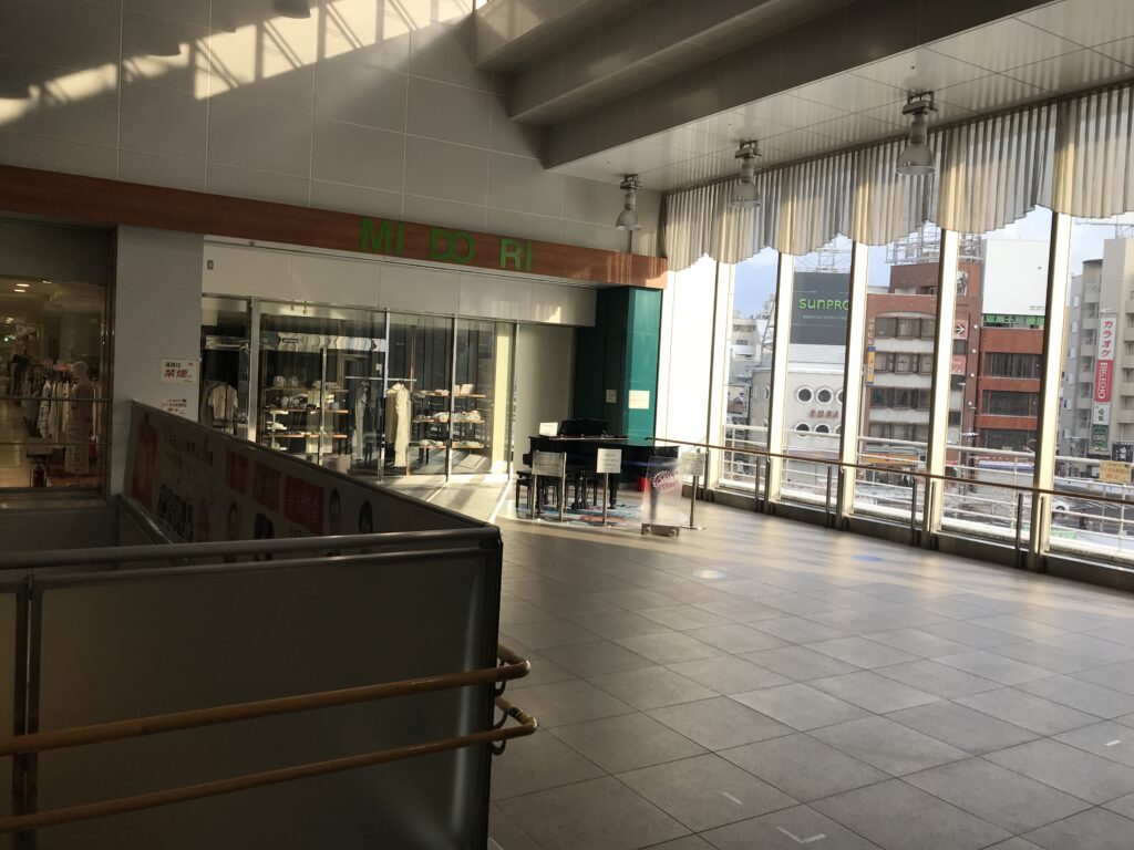 JR松本駅 – 松本市 - ストリートピアノ STPIA