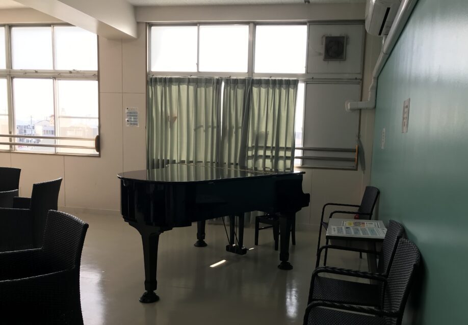 共生交流プラザカラット 北館4階 – 豊明市 - ストリートピアノ STPIA