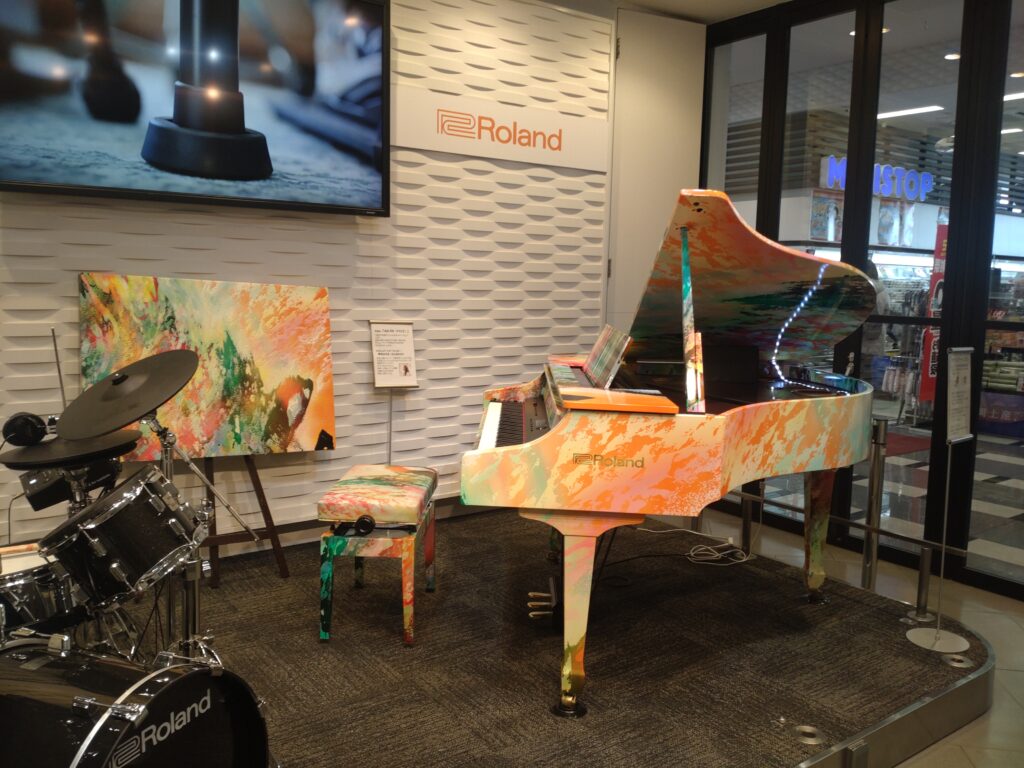 新東名高速 浜松SA下り線 – 浜松市浜北区 - ストリートピアノ STPIA