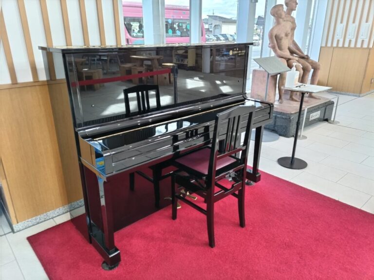 長井市役所庁舎 – 長井市 - ストリートピアノ STPIA