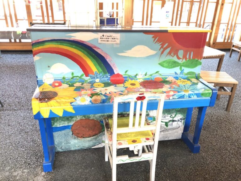 南三陸さんさん商店街 – 本吉郡南三陸町 - ストリートピアノ STPIA