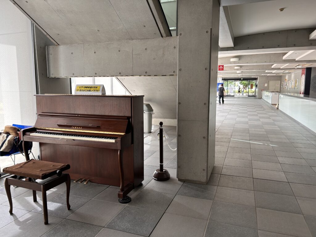 総合体育館 – 入間郡三芳町 - ストリートピアノ STPIA