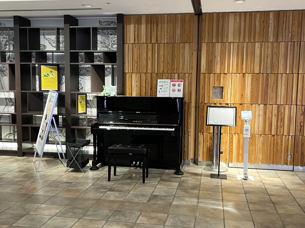 渋谷マークシティ　渋谷区 - ストリートピアノ STPIA