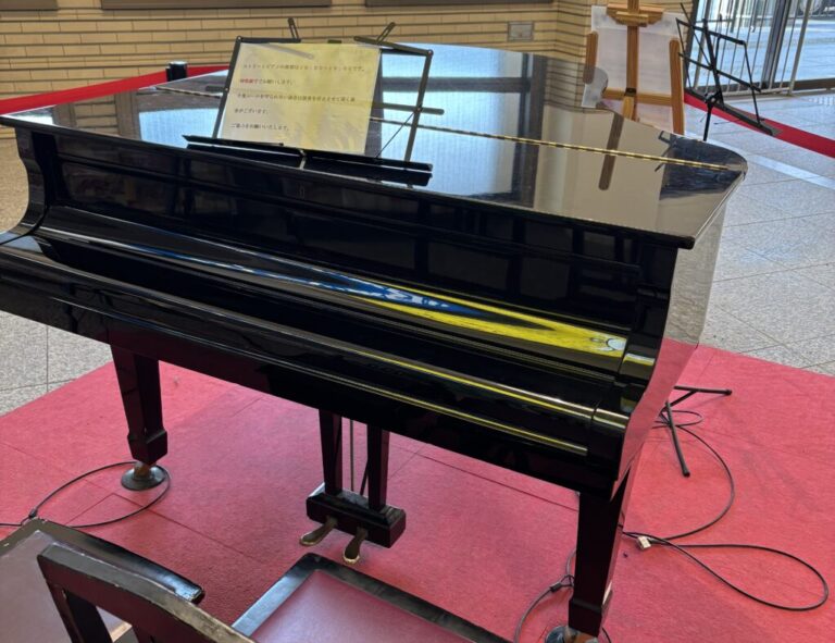 宇治山田駅 – 伊勢市 - ストリートピアノ STPIA