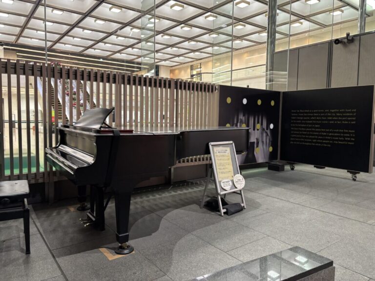 三井住友銀行神戸営業部 – 神戸市中央区 - ストリートピアノ STPIA