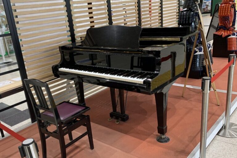 JR白石蔵王駅 – 白石市 - ストリートピアノ STPIA