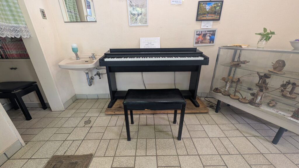 入船公園﹘横浜市鶴見区 - ストリートピアノ STPIA