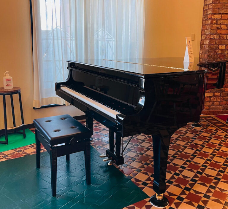 白い恋人パーク – 札幌市西区 - ストリートピアノ STPIA