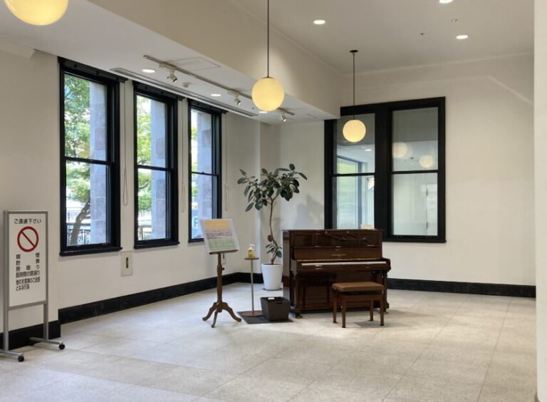 日本橋ダイヤビルディング– 中央区 - ストリートピアノ STPIA