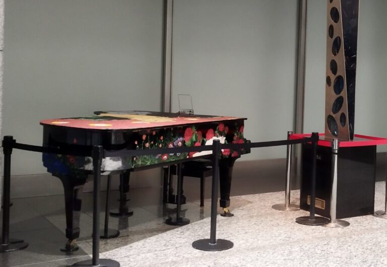 JRセントラルタワーズ - 名古屋市 - ストリートピアノ STPIA