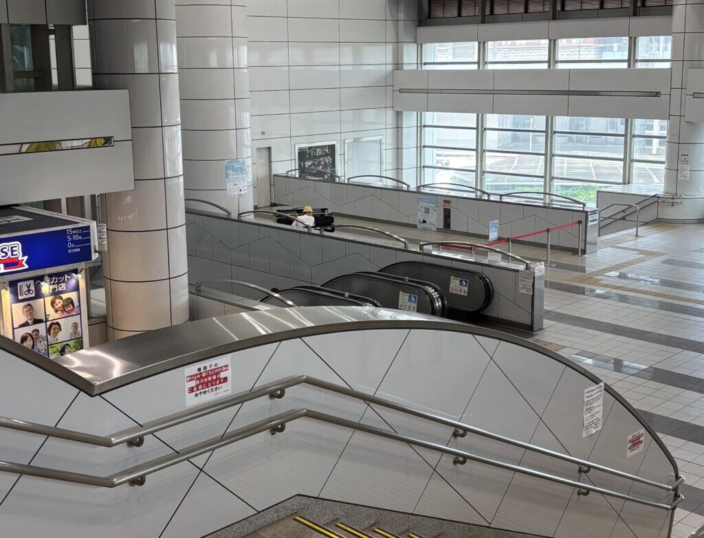 モノレール千葉駅 - 千葉市 - ストリートピアノ STPIA