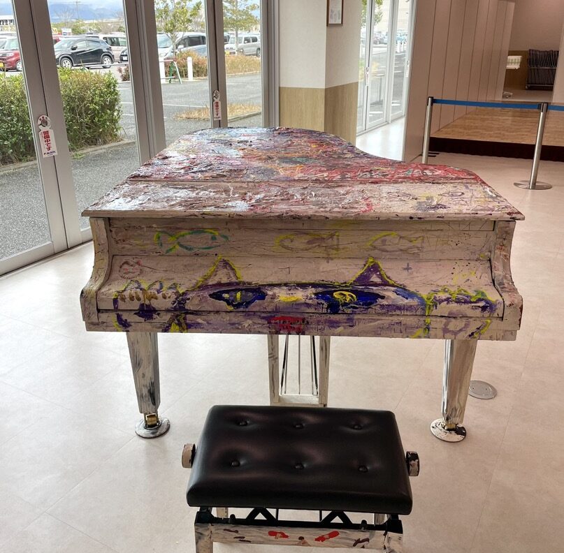 イオン小郡ショッピングセンター – 小郡市 - ストリートピアノ STPIA