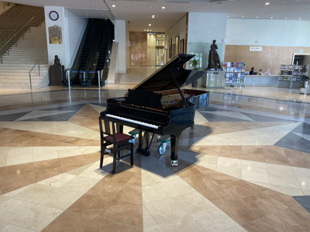 ベネックス長崎ブリックホール - 長崎市 - ストリートピアノ STPIA