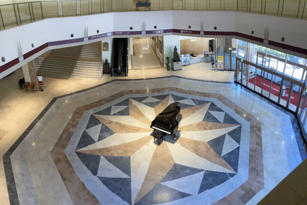 ベネックス長崎ブリックホール - 長崎市 - ストリートピアノ STPIA