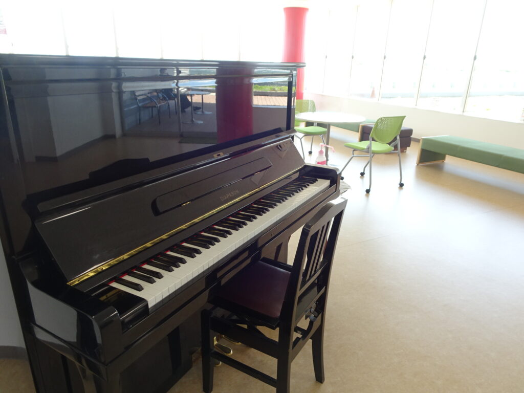 彦根市役所本庁舎 - 彦根市 - ストリートピアノ STPIA