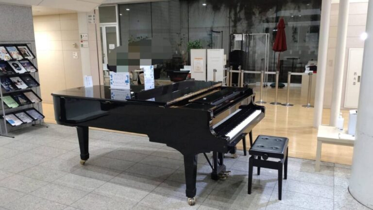 横浜市民ギャラリーあざみ野 - 横浜 - ストリートピアノ STPIA